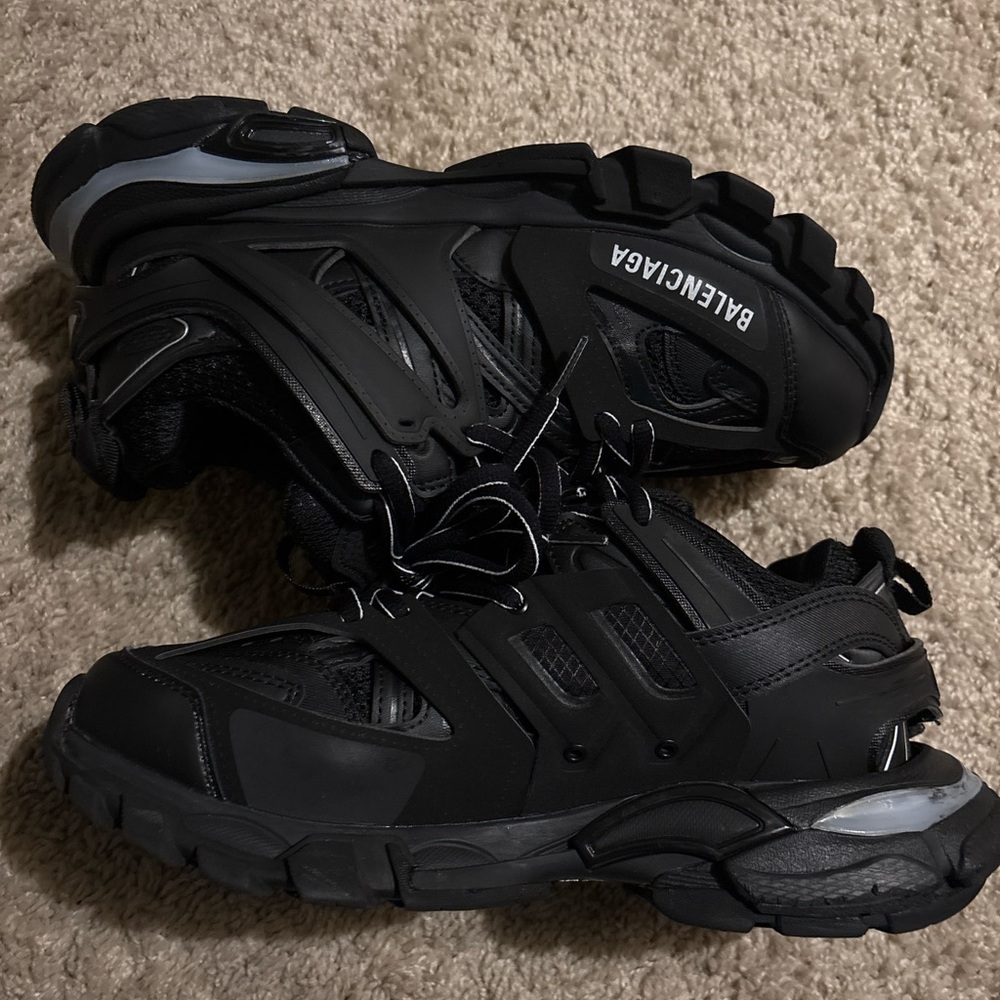 Balenciaga Track Runners E 40